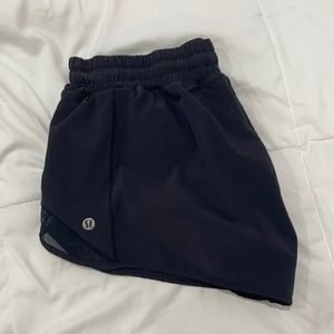 black lululemon hotty hot shorts 2.5 size 10